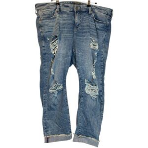 Torrid Distressed Vintage Stretch Boyfriend Crop Light Wash Jeans size 18